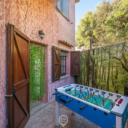 Aqua Vista Escape